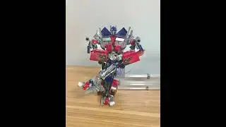 Fancy Leader Class Optimus Prime