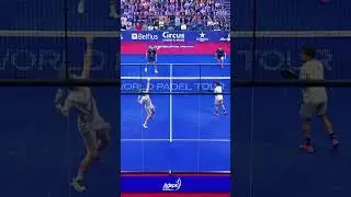 AGUSTIN TAPIA sale de pista para terminar el punto #padel
