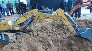 Realistic RC Earthmovers at the National Pike Show May 2023
