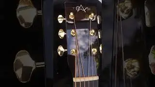 OM , TORREFIED SPRUCE TOP, WENGE BACK AND SIDES