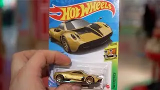 Охота на Хот Вилс: Hamleys - Самый большой выбор Hot Wheels