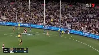 Jayden Short chases down slowman, Harry McKay
