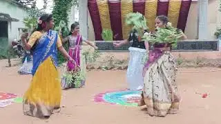 Naapere yellaamma... @ 6th girls zphs mogallur 