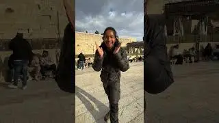 Western wall ഇൽ ഞാൻ ചേച്ചിക്കായി കാത്തിരിക്കുകയാണെന്ന് ദയവായി ആരെങ്കിലും അറിയിക്കുക #israel