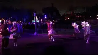(Disneyland Paris): mickey et sa parade &eacute;tincelante de No&euml;l version nocturne (2 janvier 2026)