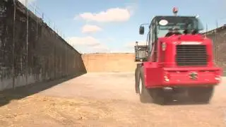 Sch&auml;ffer Teleskoplader/Telehandler 9330T und Silo/Futtermischwagen