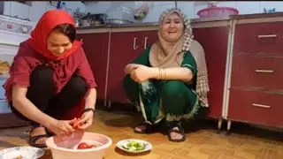 از این غذا.هنوز نه خورده بودم و نه پخته بودم دست پخت حکیمه بکی را خوردیم کار های گلخو دیگ کاسه😍