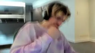 xQc MALDS AND SLAMS HIS DESK Losing In Rust Gamba