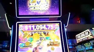 SUPER BIG WIN on M Bonus with New Magic Link Celestial Queen Slot Machine