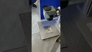 100 watts fiber laser machine testing before shipping.