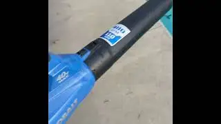 How to remove leaves from the surface of your swimming pool.
