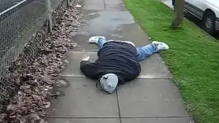 Fat guy jumping (Fail)