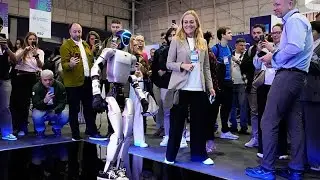 Dancing robots take centre stage at Lisbon&rsquo;s Web Summit