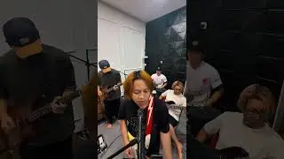 &ldquo;Watashi wa koko, kimi wa asoko&hellip;&rdquo; 😢J-Rocks bawain RAN &ndash; Dekat Di Hati Versi full power+perasaan! 🔥🎌