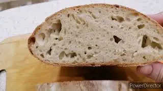 С утра пеку ночной хлеб.  День очень приятный