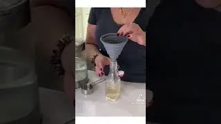 The secret to low carb cocktails: sugar-free simple syrup! #keto #lowcarb #cocktail #simplesyrup