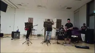 Lemak Manis by HYPNOTIC Family Band at Tampines central.