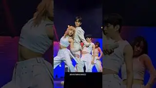 #Baekhyun performing #UNVillage in #lonsdaleiteinmanila 🔥