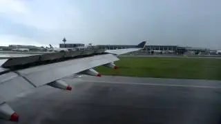 Airbus A330 Singapore Airlines Landing at Singapore