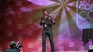 Manu Bennett Demonstrates Chokehold He Used in Arrow Audition