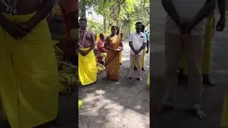 பெருவளையம் லாவண்யா நாடக மன்றத்தால் பக்தர்களுக்கு அரக்கோணத்தில் மதிய உணவு வழங்கிய காட்சி