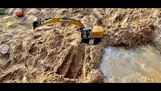 Draining Quarry With Excavator!