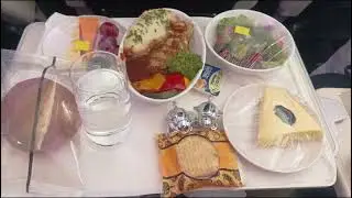 What I ate on Virgin Atlantic flight🩵.                            description below 👇