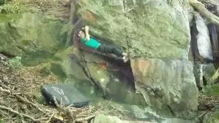 Bouldering near Edinburgh - Roslin Glen