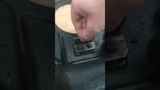 Loose clutch throw out arm anchor