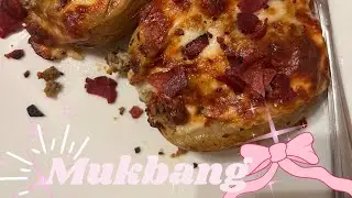 ASMR eating loaded potatoes🥔😋