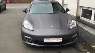 Porsche Panamera Folierung: Foliert in grau matt metallic inkl. Einstiege - By Wrap-a-Car