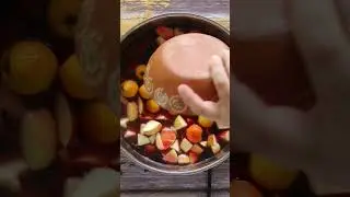 Ponche Navide&ntilde;o (Mexican Christmas Punch)  - Warm Christmas Drink