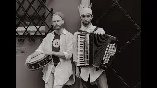 W plecy nóż - Hardkordeon