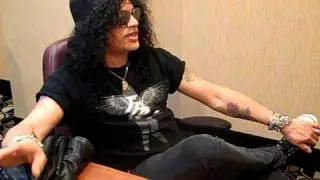 FM99 Rock Girl Lindsay Interviews Slash