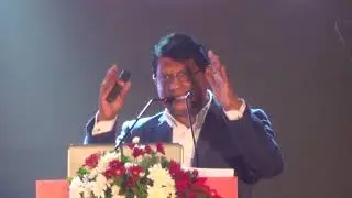 Dr Nalaka Godahewa explaining the current economic reality at Engineers forum.