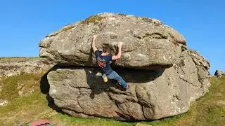 Emsworthy Rocks - Hanging Foot Boulder, Dartmoor Bouldering
