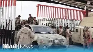 Syrian army seeks sanctuary in Iraq as rebel advance continues