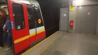 Alstom Metropolis 98B #Skład 32 2034+1068+1067+1066+1065+2033 - Plac Wilsona