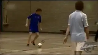 Emile Schelvis met zijn beroemde shuffle