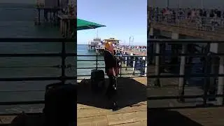 Donald Trump's Spanish musical performance on the Arkley mountain beach pier