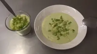 Soupe d'été au concombre, froide et vegan