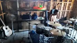 Chase recording 'Wall Moments' demo