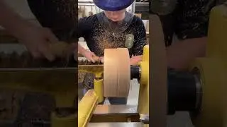 @avdubswoodworking&bull;Push cut with a ✨sharp✨ bowl gouge 😎 so shiny 😍