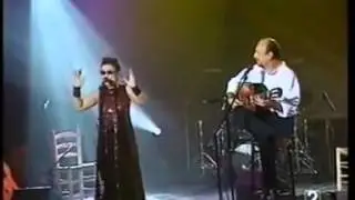 Javier Ruibal y Martirio cantando en La 2 