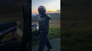 Shooting photo sur les colines #capcut #colline #duke #moto #motard #pourtoi