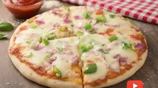 Pizza Kaise Banate Hain | Easy Homemade Pizza Recipe | Pizza without oven | Gunjan's Kitchen 