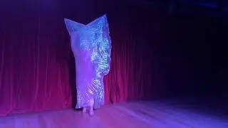 Roxi Devil - Burlesque led wings in 'big mamma swing'  Madrid