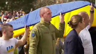 Ukrainian Flag Unfurling in Sydney, 24 August 2025 | ABC News