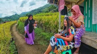 Hanya Ada 4 Rumah., Udaranya Sejuk Ayem Tentram. Alamnya Indah Damai Bikin Betah Kampung Indonesia