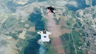 Jump 500 and Stef's 300 with smoke during 30th birthday party of Skydive Saulgau 07/17